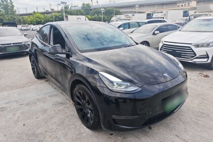Used Tesla Model Y 2023 Long-Range All-Wheel-Drive Version Front Right 45 Deg