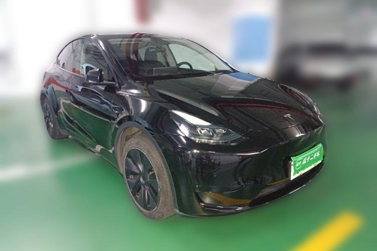 Used Tesla Model Y 2023 Rear-Wheel-Drive Version Front Right 45 Deg