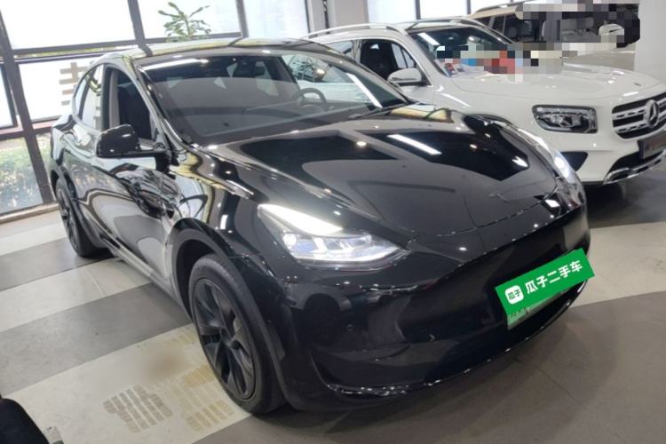 Used Tesla Model Y 2023 Rear-Wheel-Drive Version Front Right 45 Deg