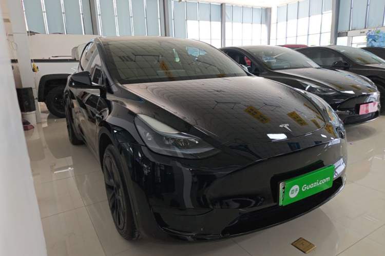 Used Tesla Model Y 2023 Rear-Wheel-Drive Version Front Right 45 Deg
