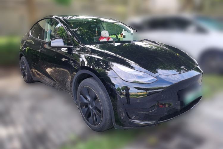 Used Tesla Model Y 2023 Rear-Wheel-Drive Version Front Right 45 Deg