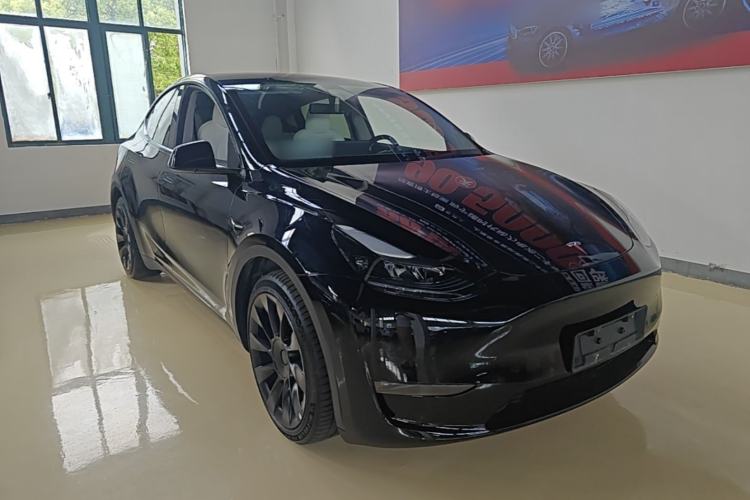 Used Tesla Model Y 2023 Long-Range All-Wheel-Drive Version Front Right 45 Deg