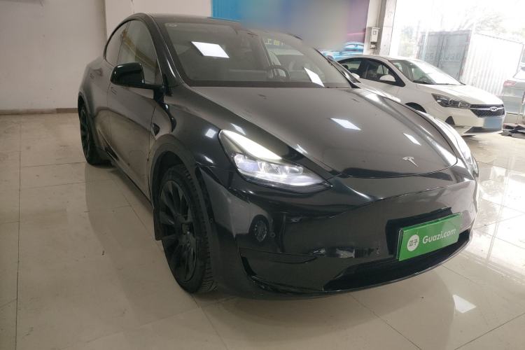 Used Tesla Model Y 2023 Rear-Wheel-Drive Version Front Right 45 Deg