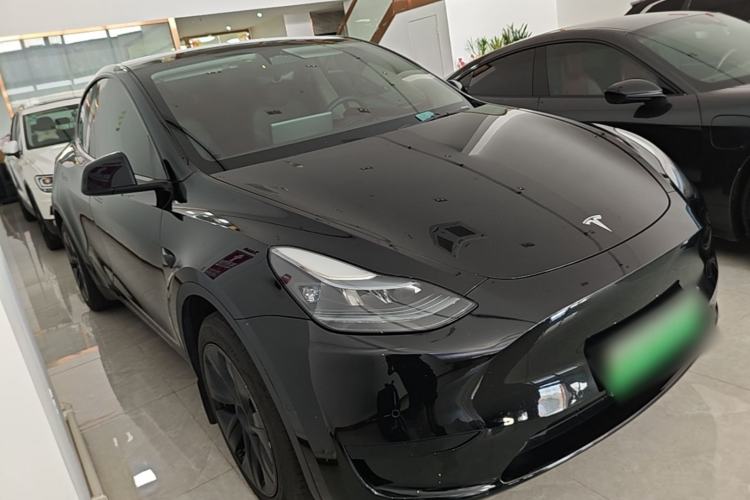 Used Tesla Model Y 2023 Rear-Wheel-Drive Version Front Right 45 Deg
