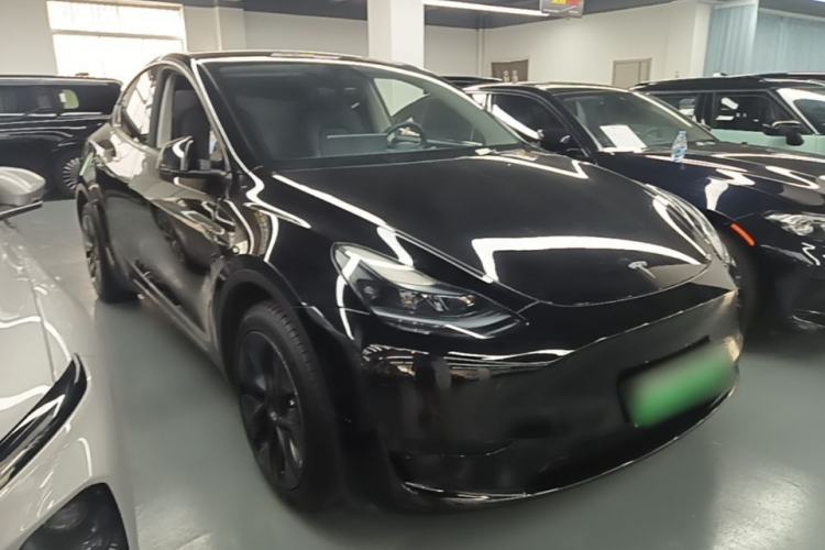 Used Tesla Model Y 2023 Rear-Wheel-Drive Version Front Right 45 Deg