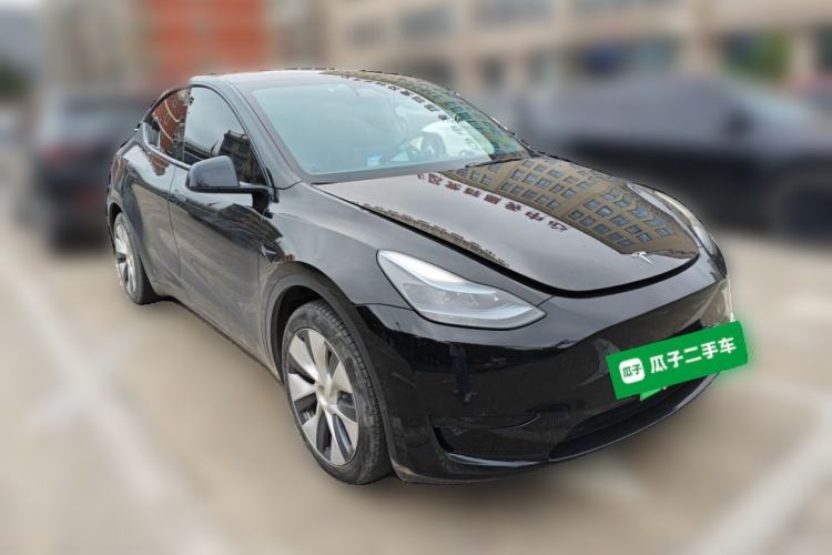 Used Tesla Model Y 2023 Rear-Wheel-Drive Version Front Right 45 Deg