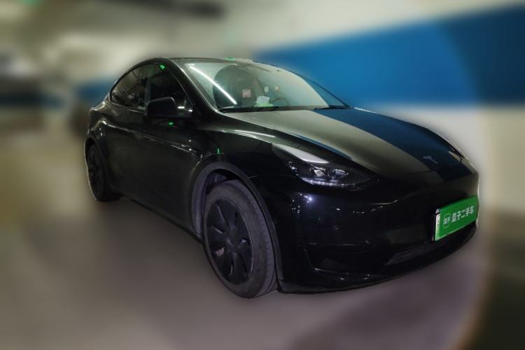Used Tesla Model Y 2023 Rear-Wheel-Drive Version Front Right 45 Deg