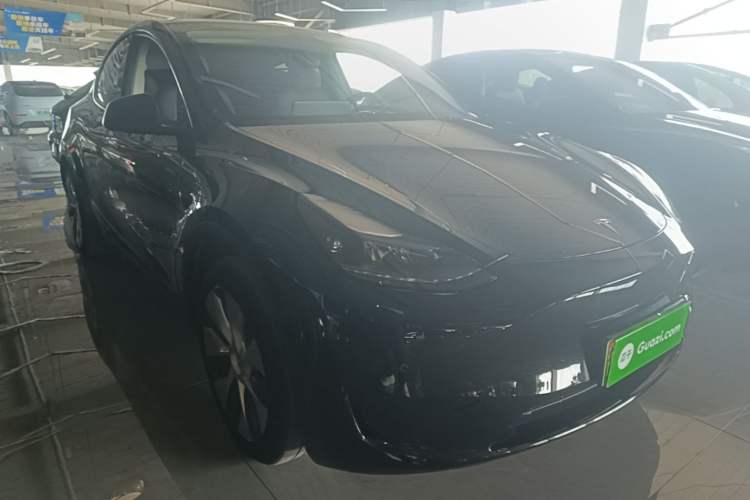 Used Tesla Model Y 2023 Rear-Wheel-Drive Version Front Right 45 Deg