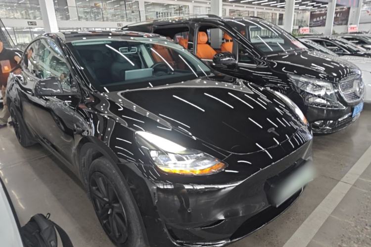 Used Tesla Model Y 2023 Rear-Wheel-Drive Version Front Right 45 Deg