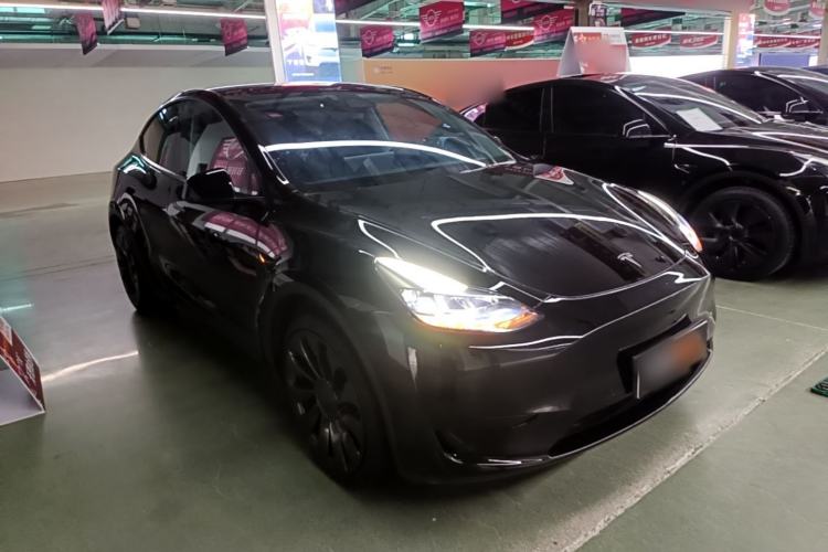Used Tesla Model Y 2023 Rear-Wheel-Drive Version Front Right 45 Deg