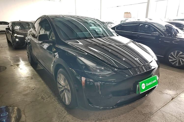 Used Tesla Model Y 2023 Rear-Wheel-Drive Version Front Right 45 Deg