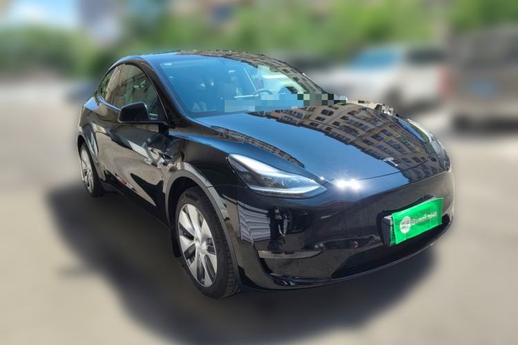Used Tesla Model Y 2023 Long-Range All-Wheel-Drive Version Front Right 45 Deg