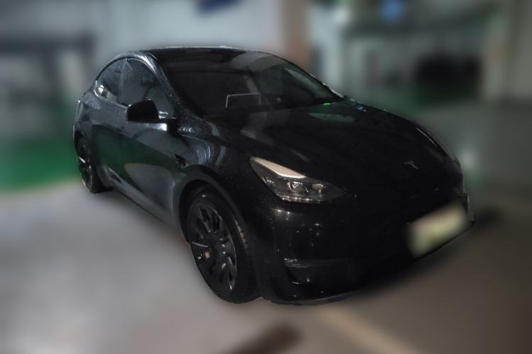 Used Tesla Model Y 2023 Long-Range All-Wheel-Drive Version Front Right 45 Deg