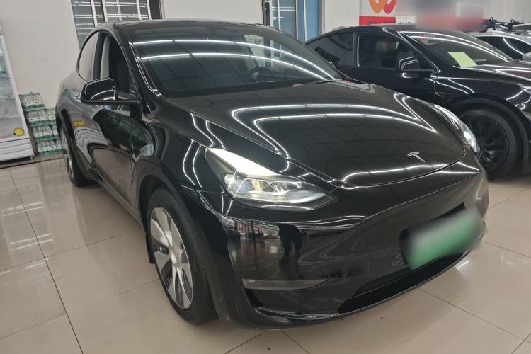 Used Tesla Model Y 2023 Long-Range All-Wheel-Drive Version Front Right 45 Deg