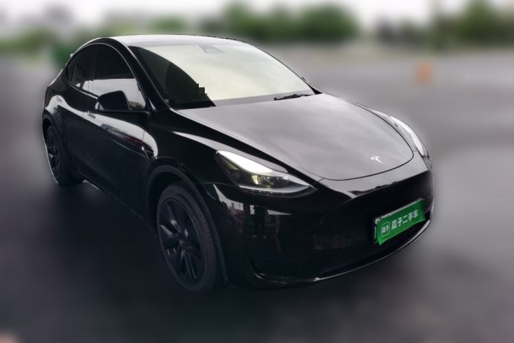 Used Tesla Model Y 2023 Rear-Wheel-Drive Version Front Right 45 Deg