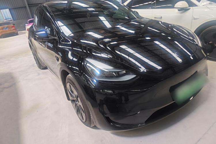 Used Tesla Model Y 2023 Rear-Wheel-Drive Version Front Right 45 Deg