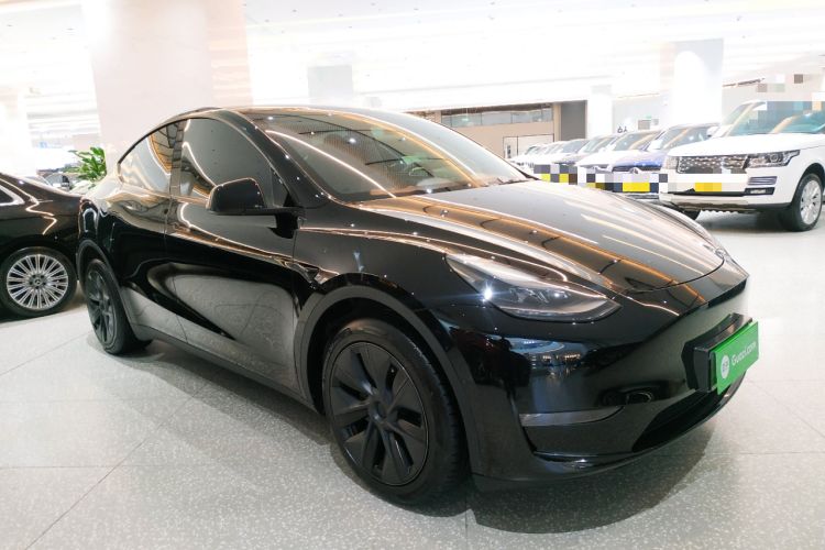 Used Tesla Model Y 2023 Long-Range All-Wheel-Drive Version Front Right 45 Deg