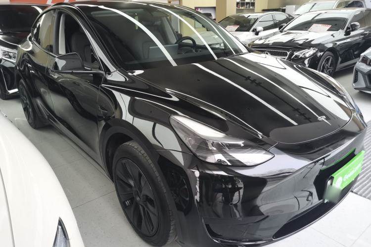 Used Tesla Model Y 2023 Rear-Wheel-Drive Version Front Right 45 Deg