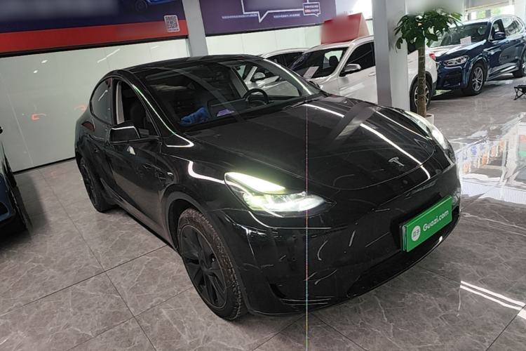 Used Tesla Model Y 2023 Rear-Wheel-Drive Version Front Right 45 Deg