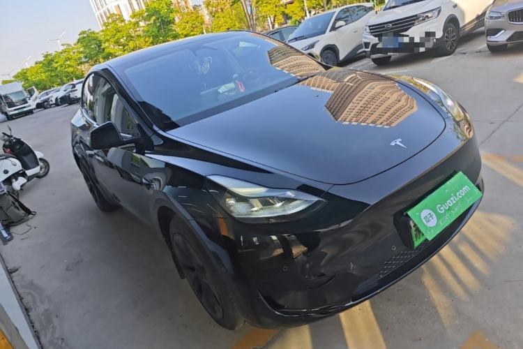 Used Tesla Model Y 2023 Rear-Wheel-Drive Version Front Right 45 Deg