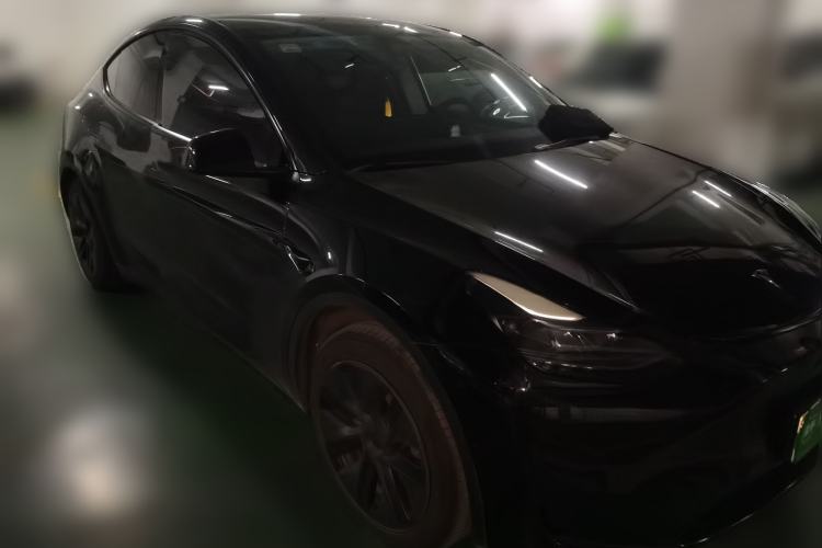 Used Tesla Model Y 2023 Rear-Wheel-Drive Version Front Right 45 Deg