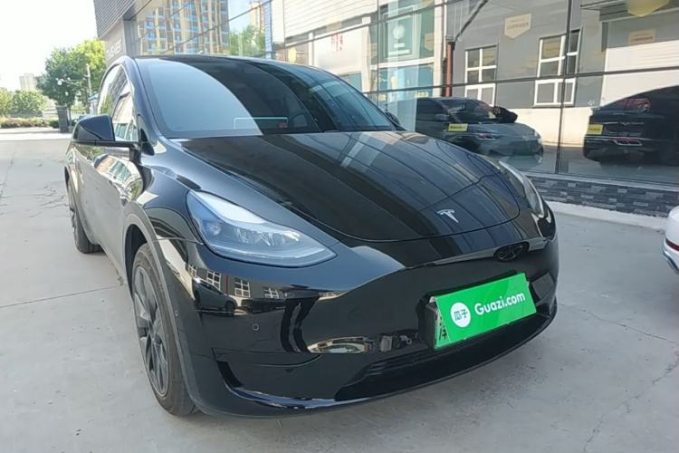 Used Tesla Model Y 2023 Rear-Wheel-Drive Version Front Right 45 Deg