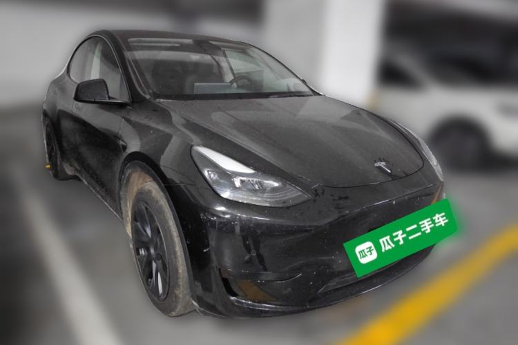 Used Tesla Model Y 2023 Rear-Wheel-Drive Version Front Right 45 Deg