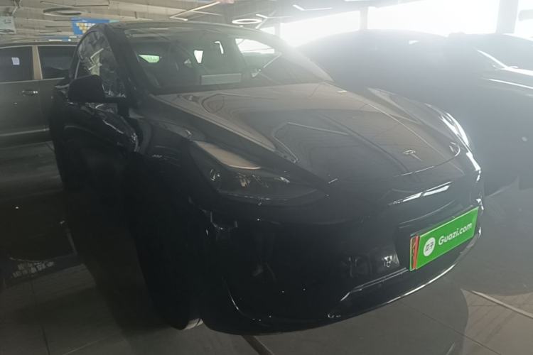Used Tesla Model Y 2023 Rear-Wheel-Drive Version Front Right 45 Deg