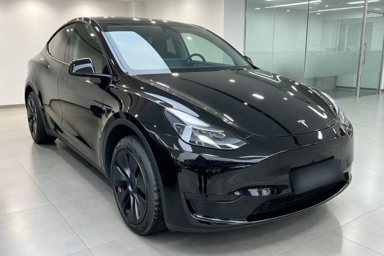 Used Tesla Model Y 2023 Rear-Wheel-Drive Version Front Right 45 Deg