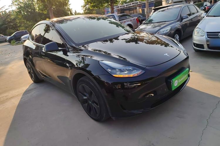Used Tesla Model Y 2023 Rear-Wheel-Drive Version Front Right 45 Deg