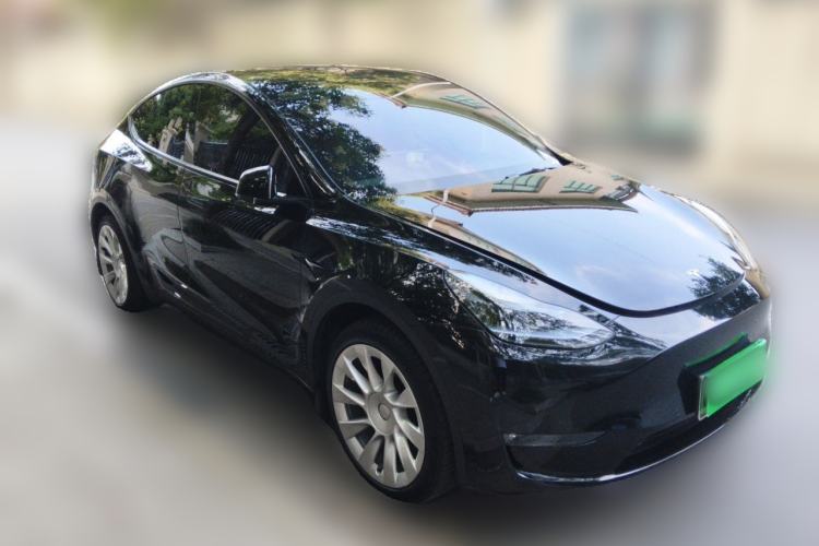 Used Tesla Model Y 2023 Long-Range All-Wheel-Drive Version Front Right 45 Deg