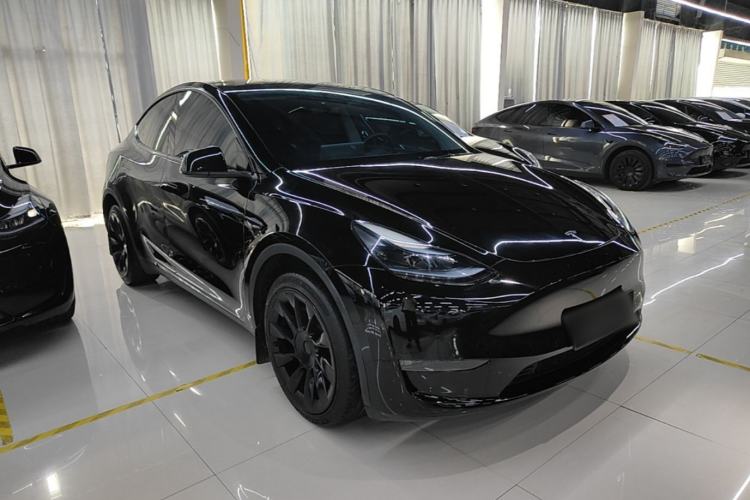 Used Tesla Model Y 2023 Long-Range All-Wheel-Drive Version Front Right 45 Deg