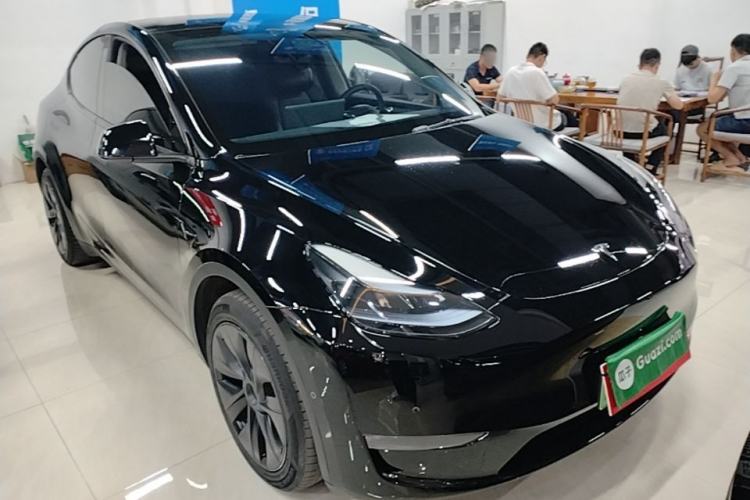 Used Tesla Model Y 2023 Long-Range All-Wheel-Drive Version Front Right 45 Deg