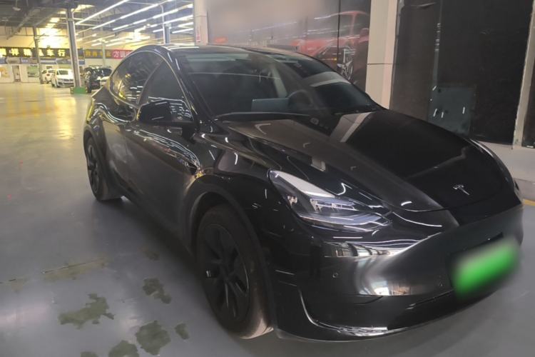 Used Tesla Model Y 2023 Rear-Wheel-Drive Version Front Right 45 Deg
