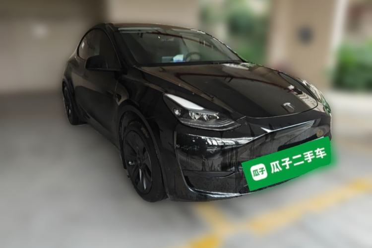 Used Tesla Model Y 2023 Rear-Wheel-Drive Version Front Right 45 Deg