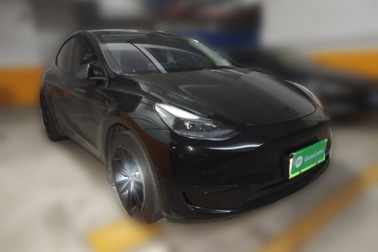 Used Tesla Model Y 2023 Rear-Wheel-Drive Version Front Right 45 Deg
