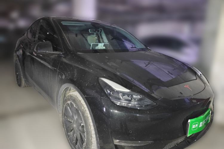 Used Tesla Model Y 2023 Long-Range All-Wheel-Drive Version Front Right 45 Deg