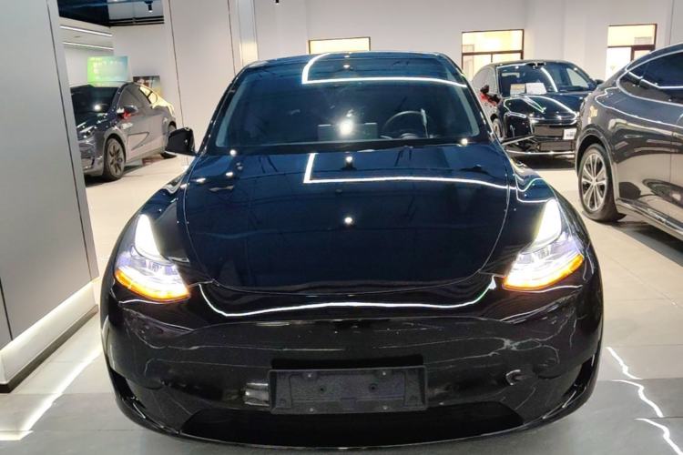 Used Tesla Model Y 2023 Rear-Wheel-Drive Version Front
