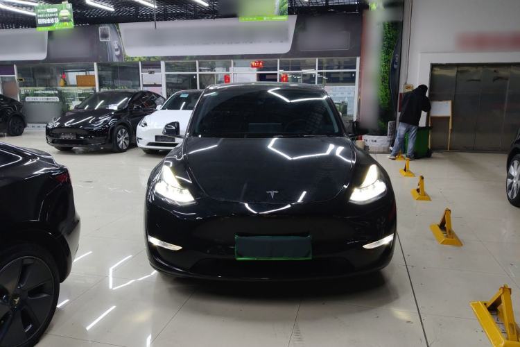 Used Tesla Model Y 2023 Long-Range All-Wheel-Drive Version Front