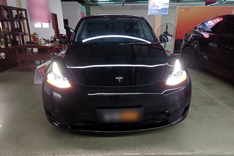 Used Tesla Model Y 2023 Rear-Wheel-Drive Version Front