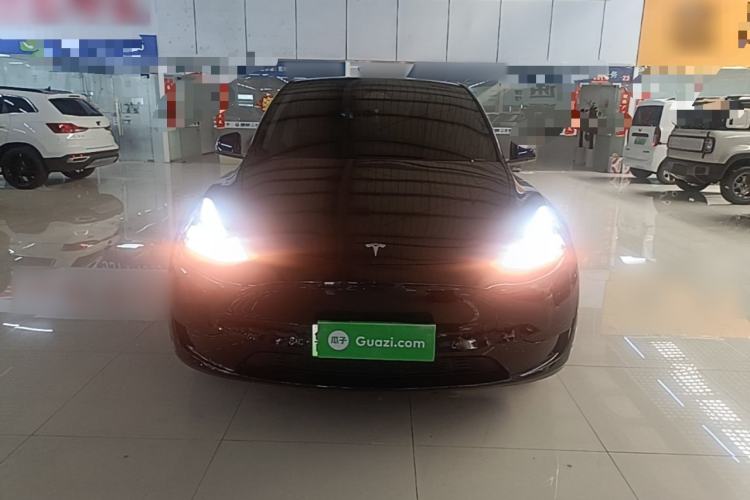 Used Tesla Model Y 2023 Rear-Wheel-Drive Version Front