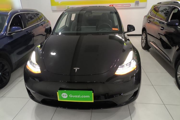 Used Tesla Model Y 2023 Long-Range All-Wheel-Drive Version Front