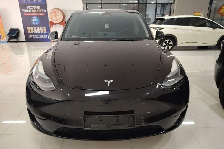 Used Tesla Model Y 2023 Rear-Wheel-Drive Version Front
