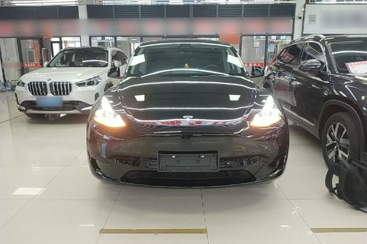 Used Tesla Model Y 2023 Rear-Wheel-Drive Version Front