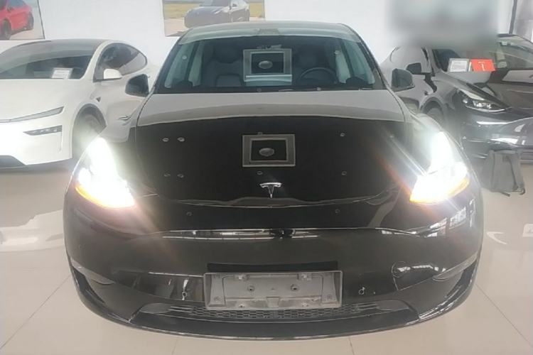 Used Tesla Model Y 2023 Long-Range All-Wheel-Drive Version Front
