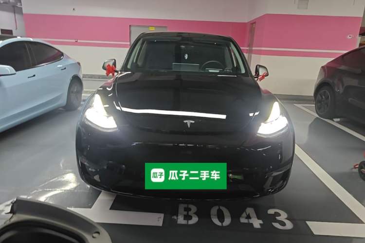 Used Tesla Model Y 2023 Long-Range All-Wheel-Drive Version Front