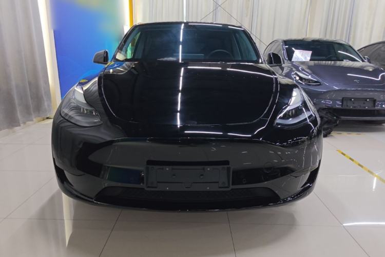 Used Tesla Model Y 2023 Rear-Wheel-Drive Version Front