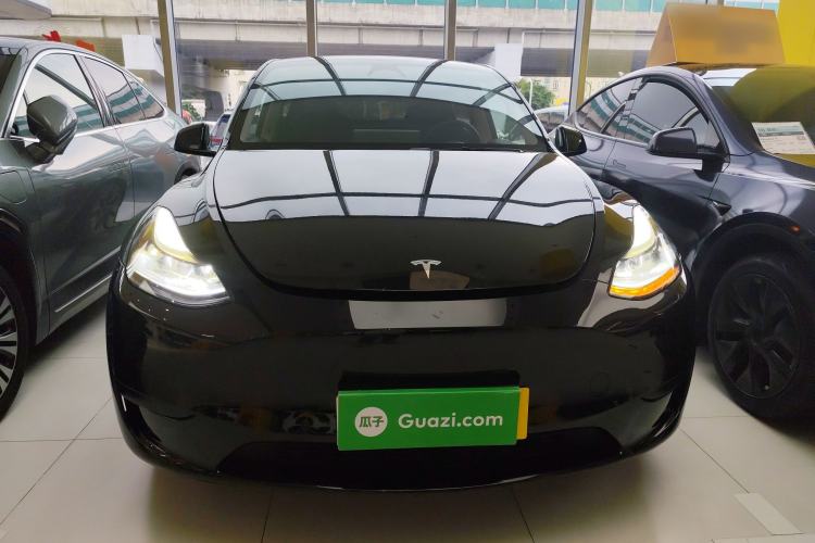 Used Tesla Model Y 2023 Rear-Wheel-Drive Version Front