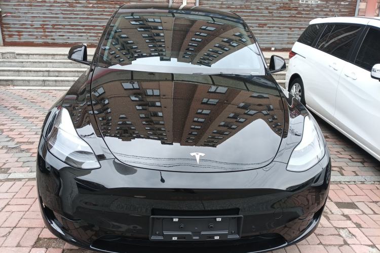 Used Tesla Model Y 2023 Rear-Wheel-Drive Version Front