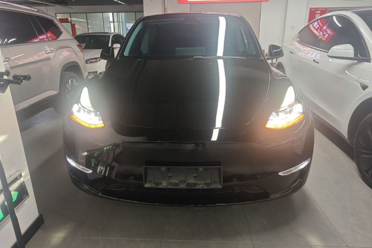 Used Tesla Model Y 2023 Long-Range All-Wheel-Drive Version Front